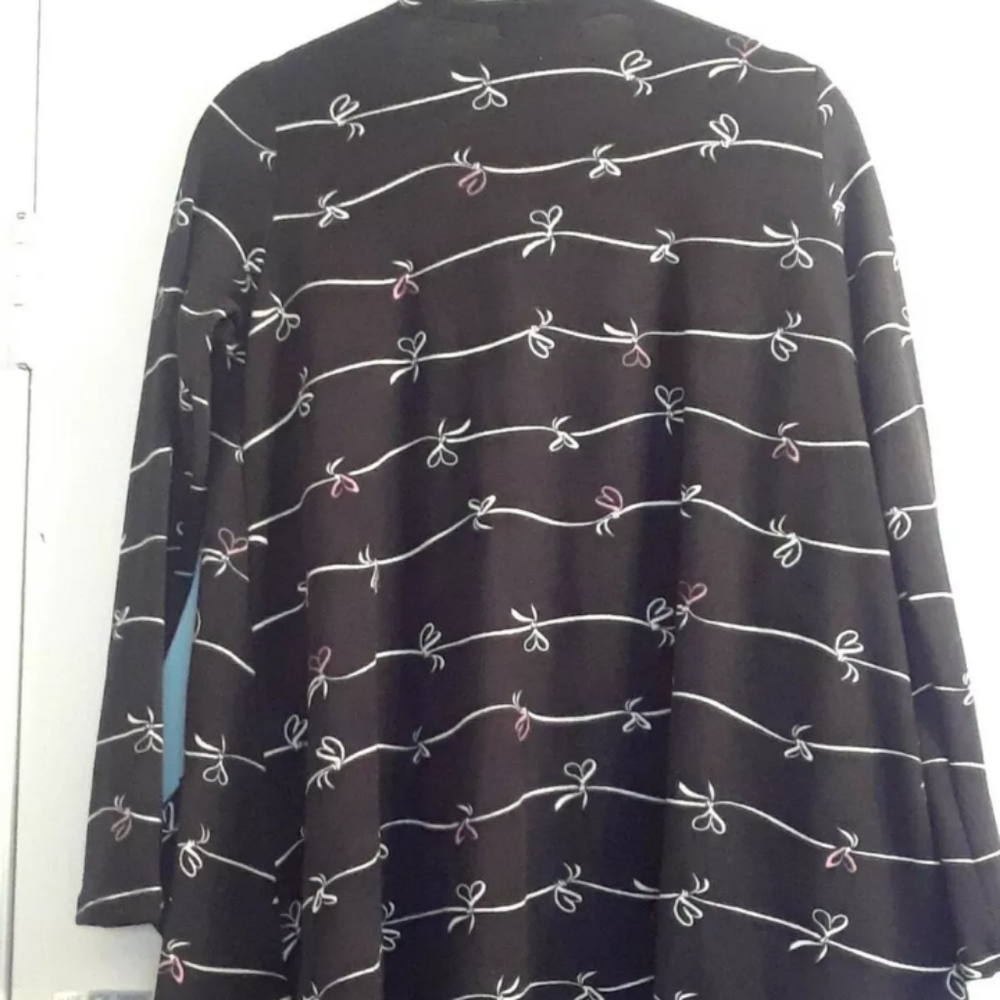Last Chance... LuLaRoe Caroline sweater with hearts